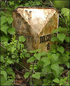 detail of Minffordd milepost at SH734116