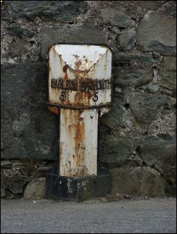 detail of Dyffryn Ardudwy milepost at SH588230