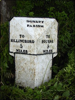 detail of Dunsby milepost at TF109275